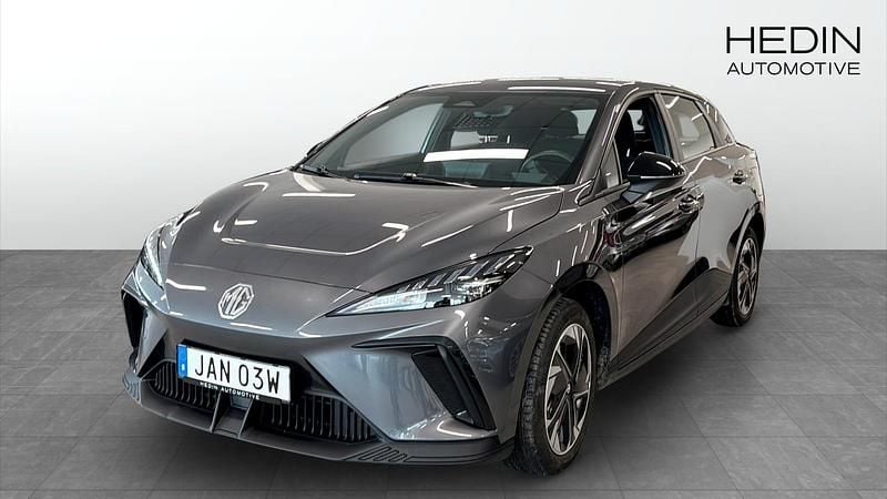 Begagnad MG MG4 EV 125 kW (170 HK) 2023 Grå Halvkombi