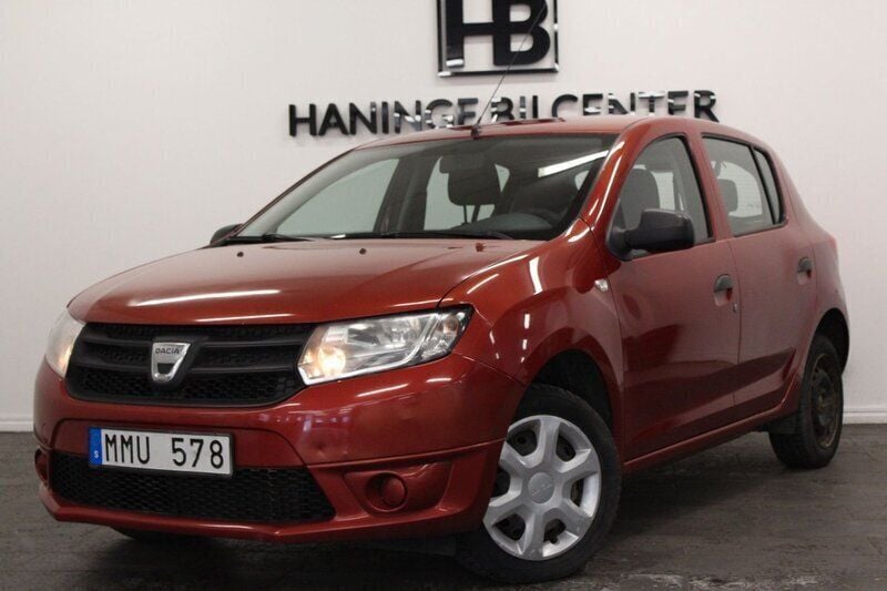 Röd Begagnad 2014 Dacia Sandero Halvkombi | 49 900 kr (Bra pris) - Bild 1/4