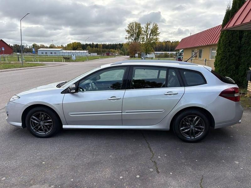 Begagnad Renault Laguna GrandTour 173 HK (127 kW) 2012 Silver Kombi