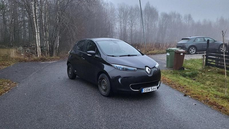 Svart Begagnad 2019 Renault Zoe Halvkombi | 99 000 kr (Marknadspris) - Bild 1/4
