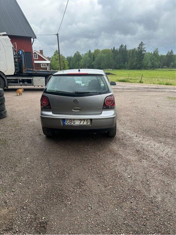 Silver Begagnad 2008 VW Polo Comfortline Halvkombi | 24 500 kr - Bild 1/2