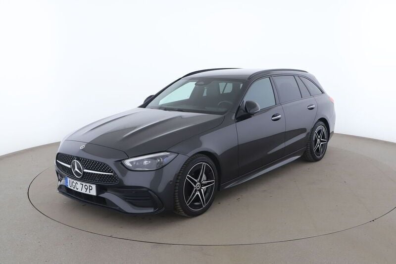 Grå Begagnad 2021 Mercedes C220 AMG Kombi | 412 000 kr (Marknadspris) - Bild 1/4