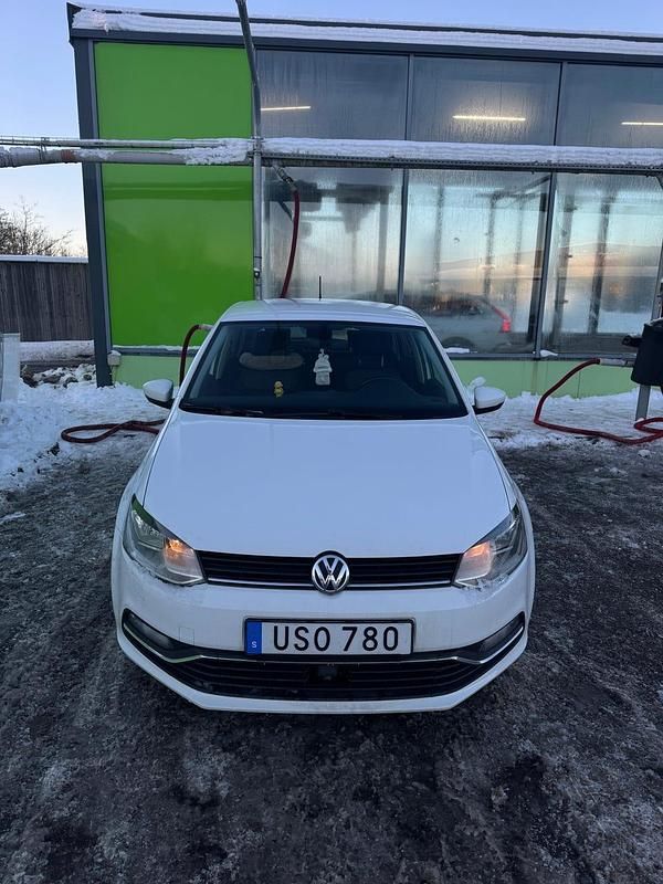 Begagnad VW Polo 90 HK (66 kW) 2016 Halvkombi