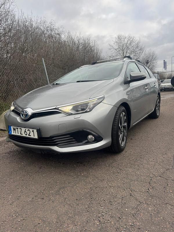 Begagnad 2015 Toyota Auris Touring Sports Kombi | 105 000 kr (Marknadspris) - Bild 1/4