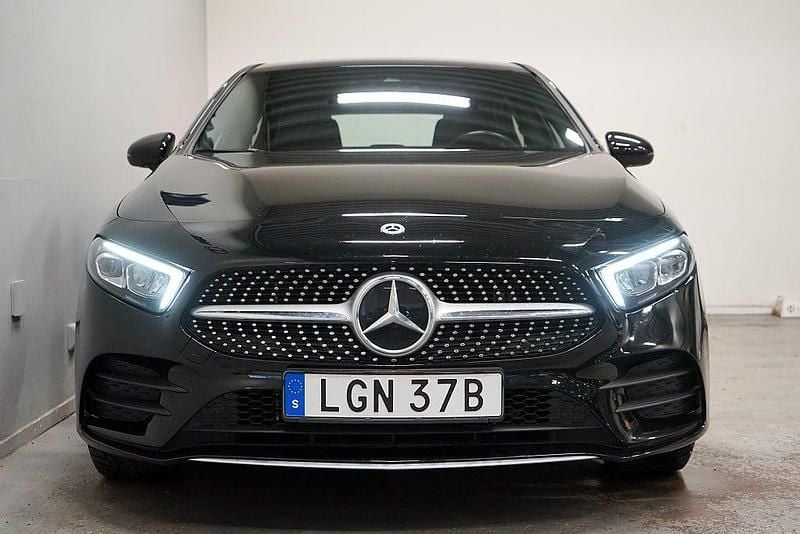 Begagnad Mercedes A250 AMG 160 HK (117 kW) 2022 Svart Halvkombi
