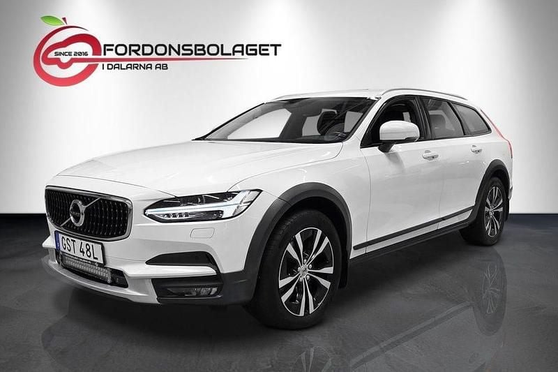 Vit Begagnad 2019 Volvo V90 CC Momentum Kombi | 259 000 kr (Marknadspris) - Bild 1/4
