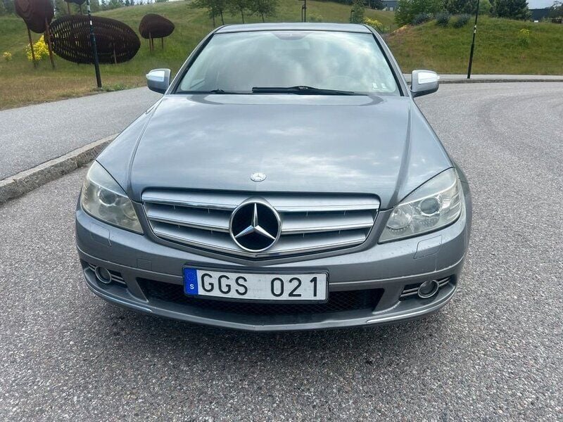 Grå Begagnad 2007 Mercedes C200 Avantgarde Sedan | 46 500 kr (Bra pris) - Bild 1/4