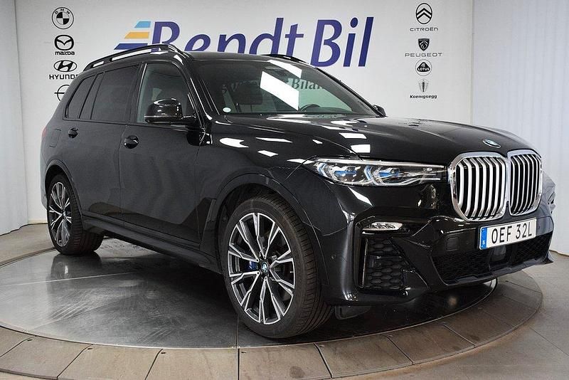 Safirsvart met. Begagnad 2020 BMW X7 M Sport SUV | 749 500 kr (Marknadspris) - Bild 1/3