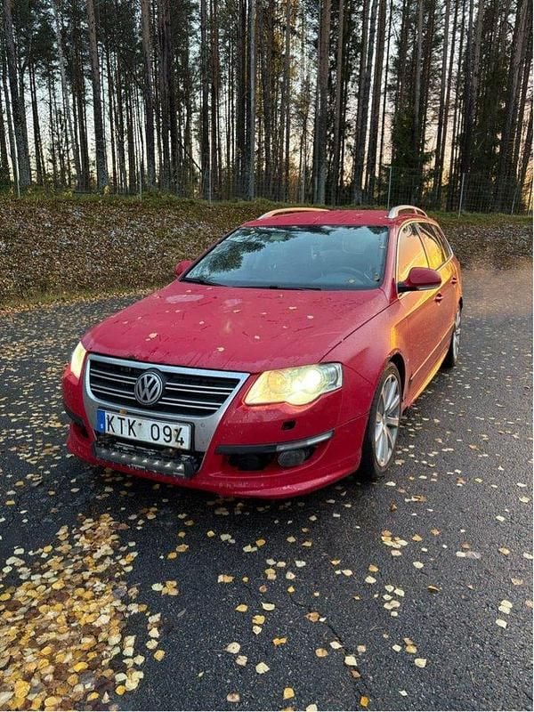 Röd Begagnad 2010 VW Passat Sportline Kombi | 16 000 kr (Superpris) - Bild 1/3