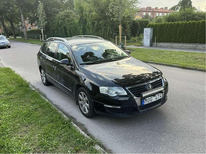 Svart Begagnad 2009 VW Passat Sportline Kombi | 28 500 kr - Bild 1/4