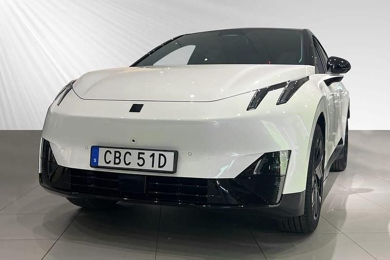 Vit Begagnad 2024 Lynk & Co 02 SUV | 399 000 kr (Marknadspris) - Bild 1/3