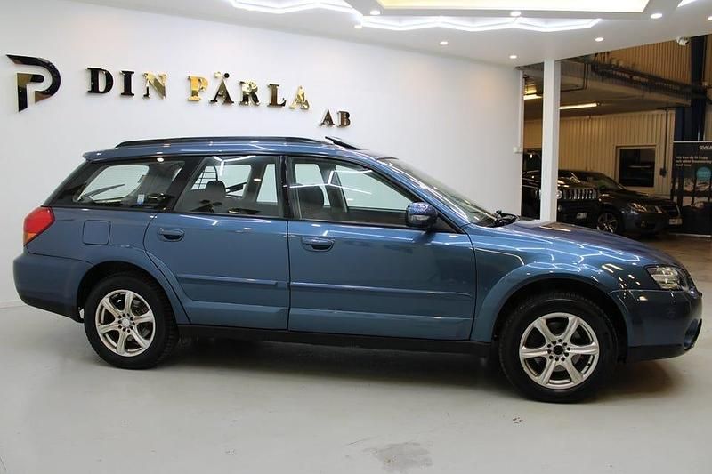 Begagnad Subaru Outback 165 HK (121 kW) 2005 Blå Kombi