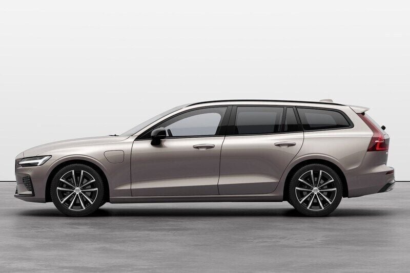 Grå Ny 2024 Volvo V60 Plus Kombi | 654 000 kr - Bild 1/4