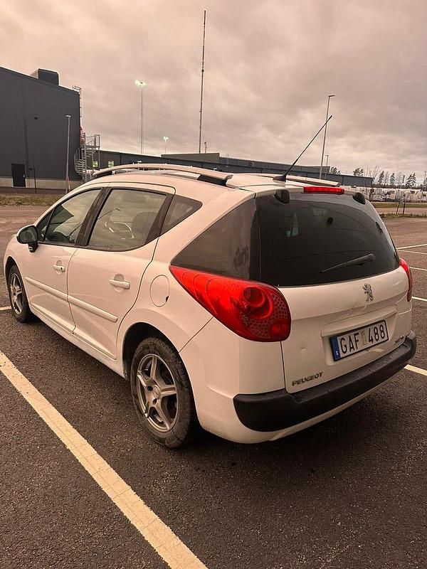 Begagnad Peugeot 207 120 HK (88 kW) 2008 Kombi