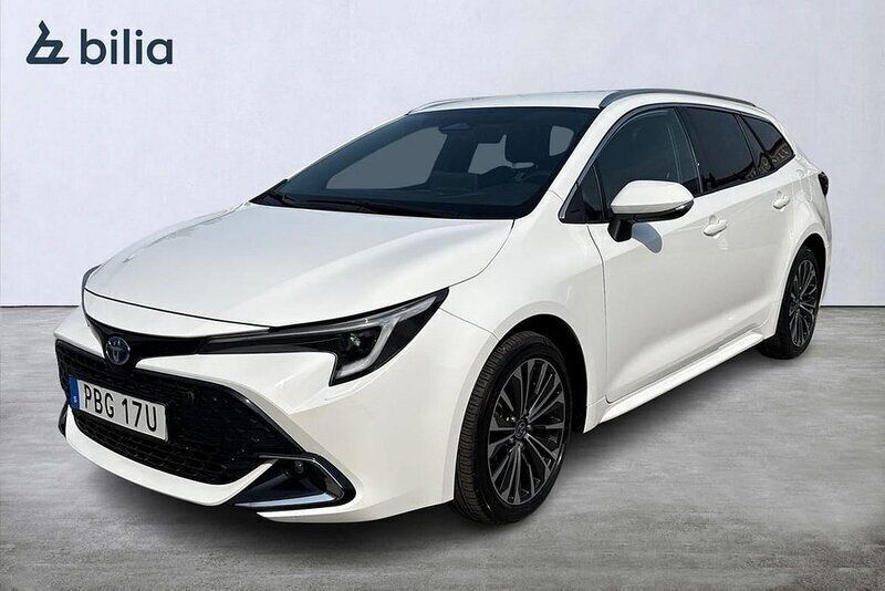 Vit Begagnad 2023 Toyota Corolla Style Kombi | 309 900 kr (Marknadspris) - Bild 1/3