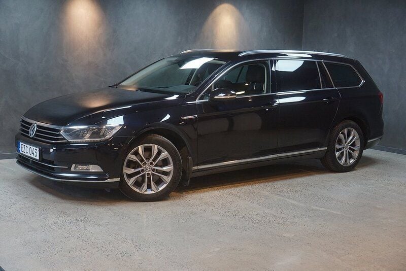Svart Begagnad 2015 VW Passat Executive Kombi | 119 900 kr (Bra pris) - Bild 1/4