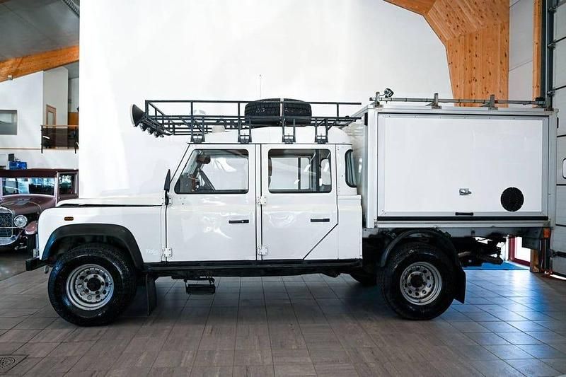 Begagnad Land Rover Defender 122 HK (89 kW) 1999 Vit Sedan