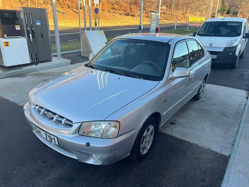 Begagnad Hyundai Accent 90 HK (66 kW) 2000