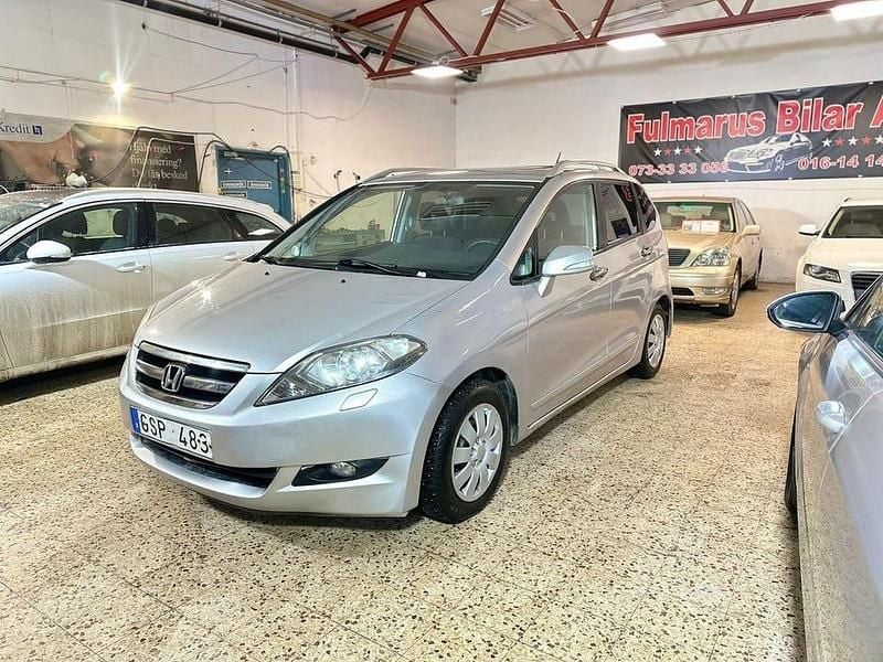 Begagnad Honda FR-V 140 HK (102 kW) 2007 Silver Minibuss