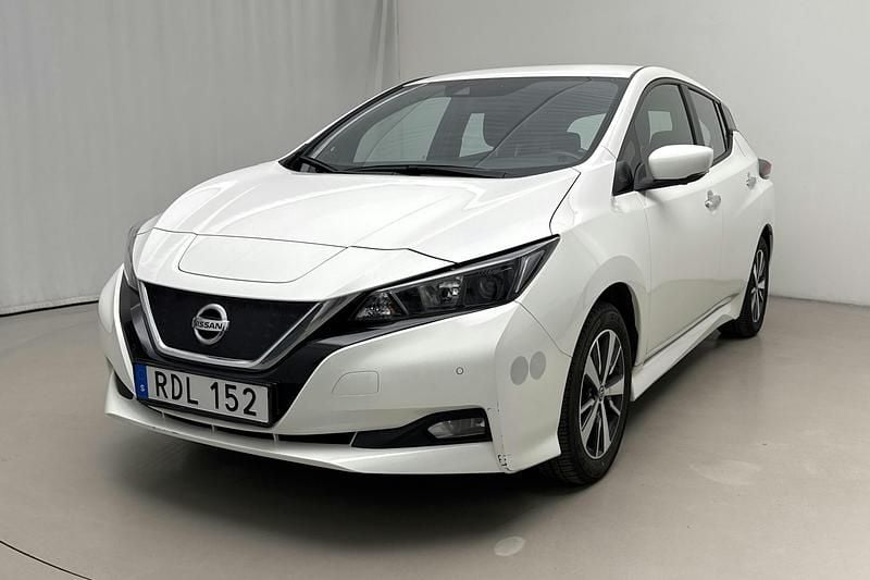Vit Begagnad 2021 Nissan Leaf 360º Halvkombi | 149 000 kr (Superpris) - Bild 1/4