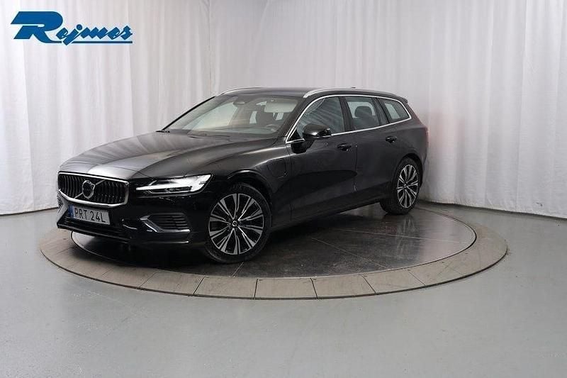 Svart Begagnad 2023 Volvo V60 Core Kombi | 329 900 kr (Marknadspris) - Bild 1/4