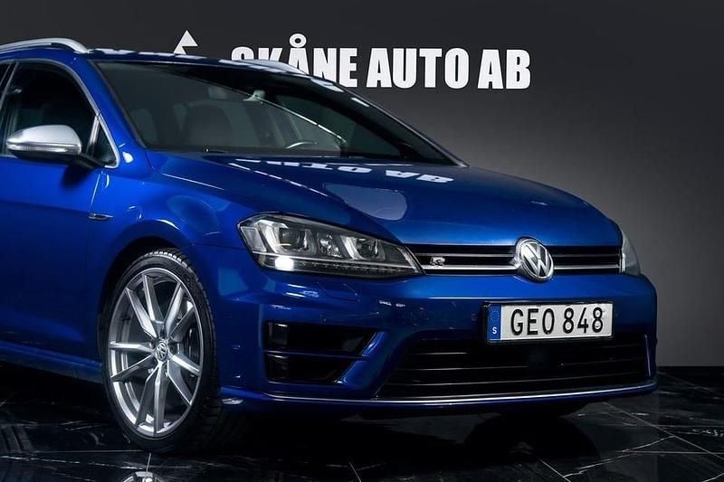 Begagnad VW Golf VII R 301 HK (221 kW) 2016 Blå Kombi