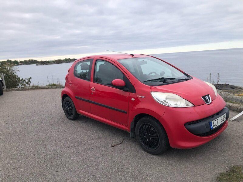 Röd Begagnad 2007 Peugeot 107 Halvkombi | 21 500 kr (Marknadspris) - Bild 1/3