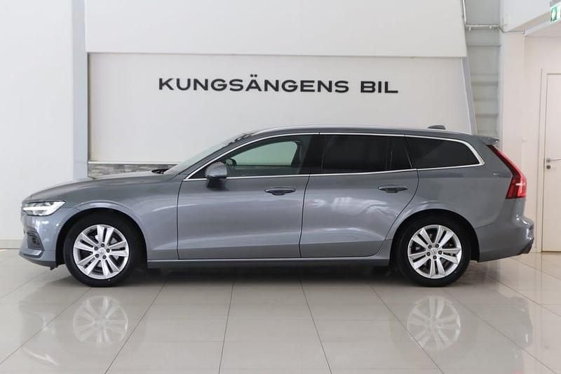 Begagnad Volvo V60 Momentum 190 HK (139 kW) 2019 Grå Kombi