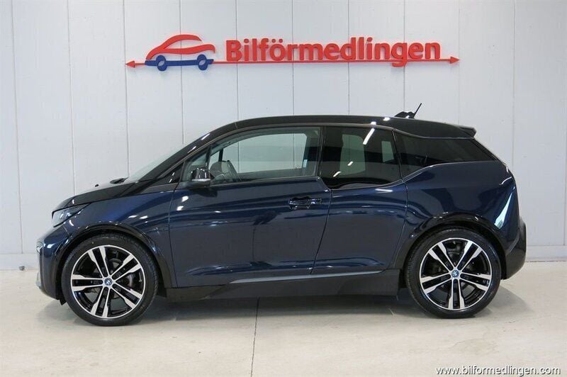 Blå samma som bilen Begagnad 2020 BMW i3 Comfort Edition Halvkombi | 179 900 kr (Bra pris) - Bild 1/4