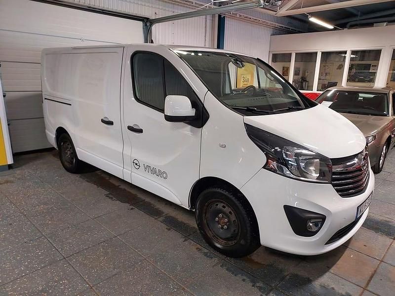Begagnad Opel Vivaro 127 HK (93 kW) 2019 Vit Minibuss