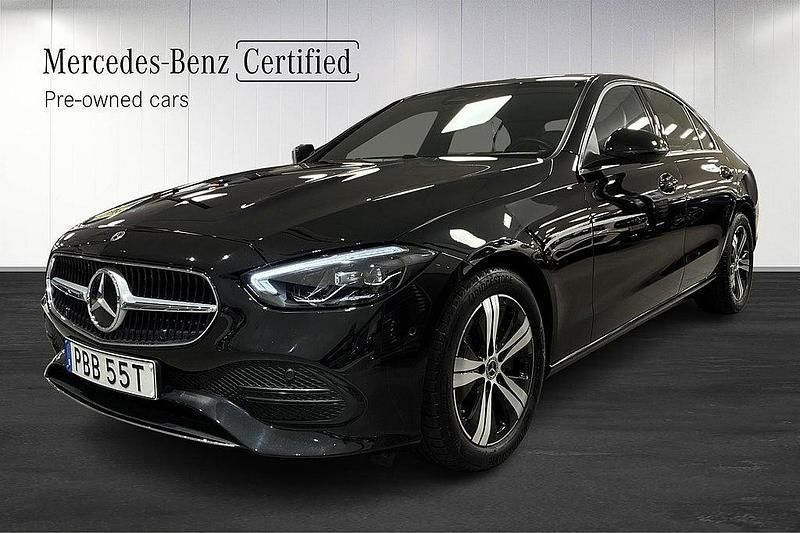 Svart Begagnad 2024 Mercedes C200 Avantgarde Sedan | 409 000 kr (Marknadspris) - Bild 1/4