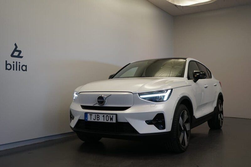 Vit Begagnad 2024 Volvo EC40 Plus SUV | 489 500 kr (Marknadspris) - Bild 1/3