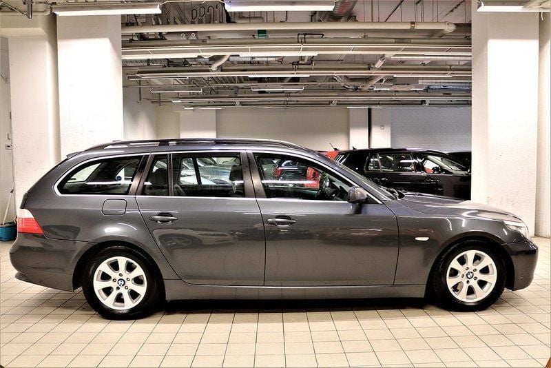 Begagnad BMW 525 197 HK (144 kW) 2007 Grå Kombi