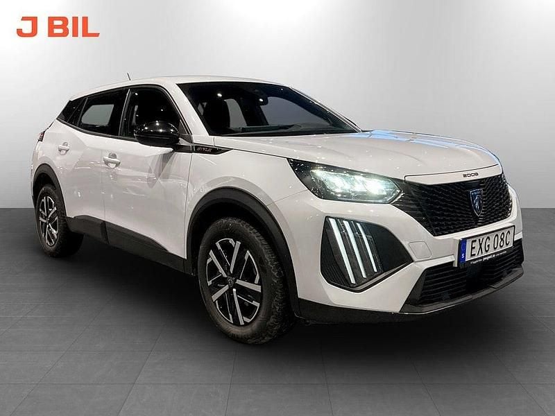 Vit Begagnad 2024 Peugeot 2008 Style SUV | 249 900 kr (Marknadspris) - Bild 1/3