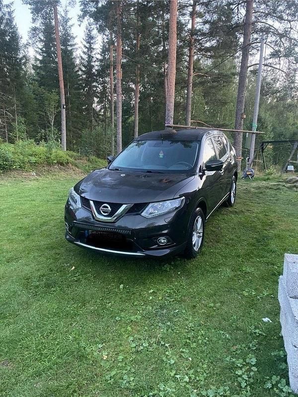 Grön Begagnad 2015 Nissan X-Trail SUV | 60 000 kr (Superpris) - Bild 1/3