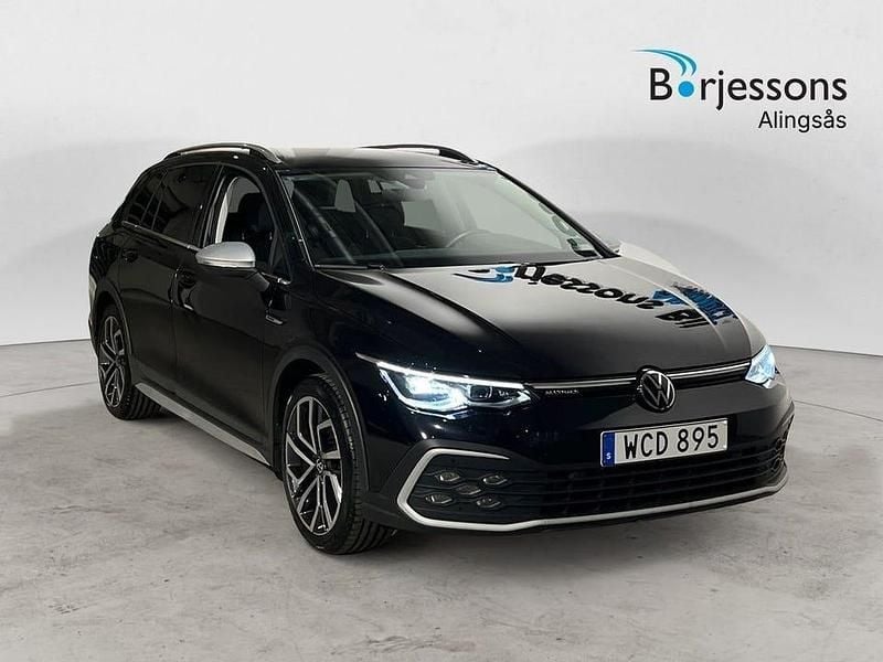 Begagnad VW Golf VIII 192 HK (141 kW) 2023 Svart