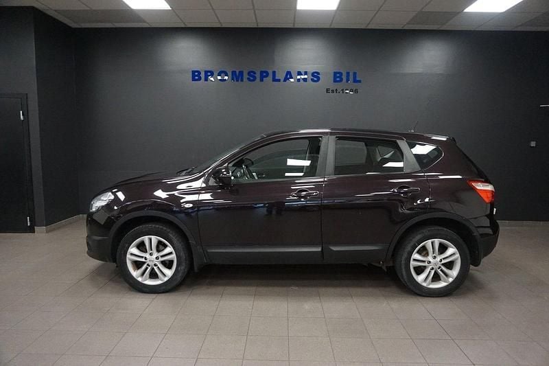 Lila (lila (mörk)) Begagnad 2013 Nissan Qashqai SUV | 69 500 kr (Marknadspris) - Bild 1/4