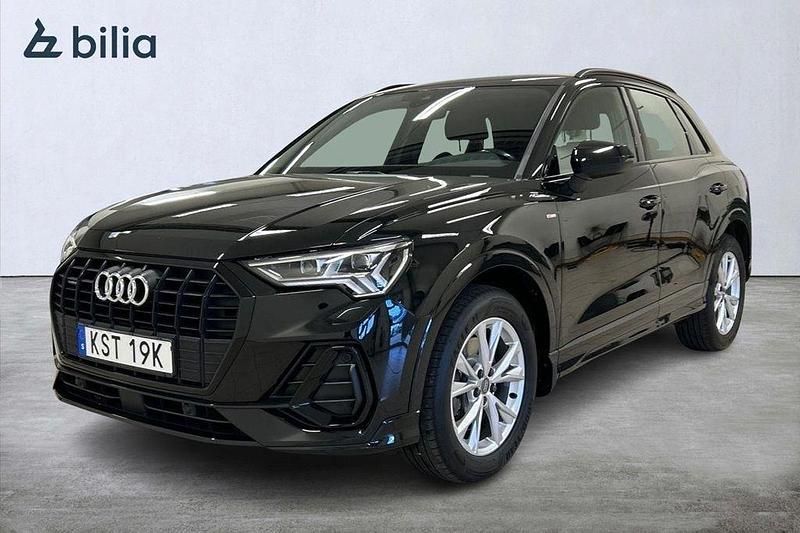 Svart Begagnad 2019 Audi Q3 S-Line SUV | 319 500 kr (Dyr) - Bild 1/4