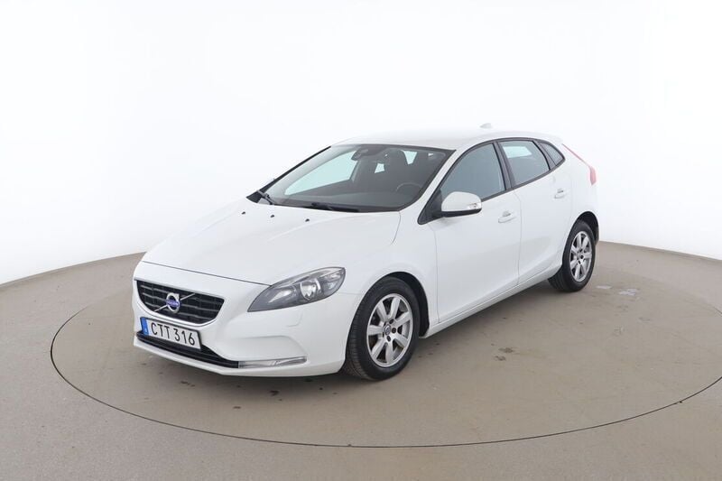 Vit Begagnad 2015 Volvo V40 Kinetic Kombi | 99 000 kr (Marknadspris) - Bild 1/4