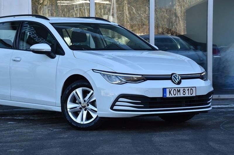 Begagnad VW Golf VII 150 HK (110 kW) 2021 Vit Halvkombi