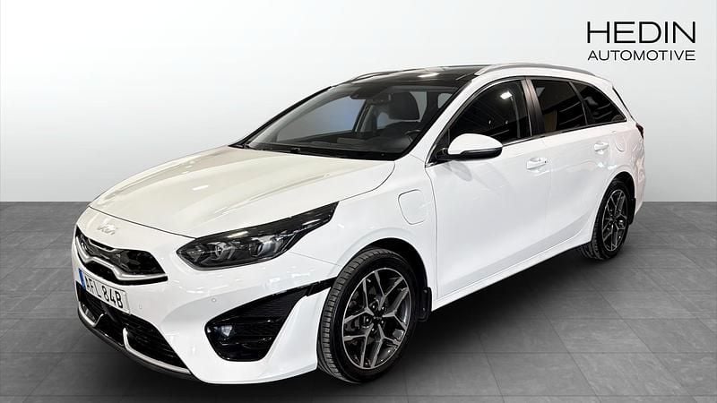 Begagnad Kia Ceed Sportswagon Advance 141 HK (103 kW) 2022 Vit Kombi