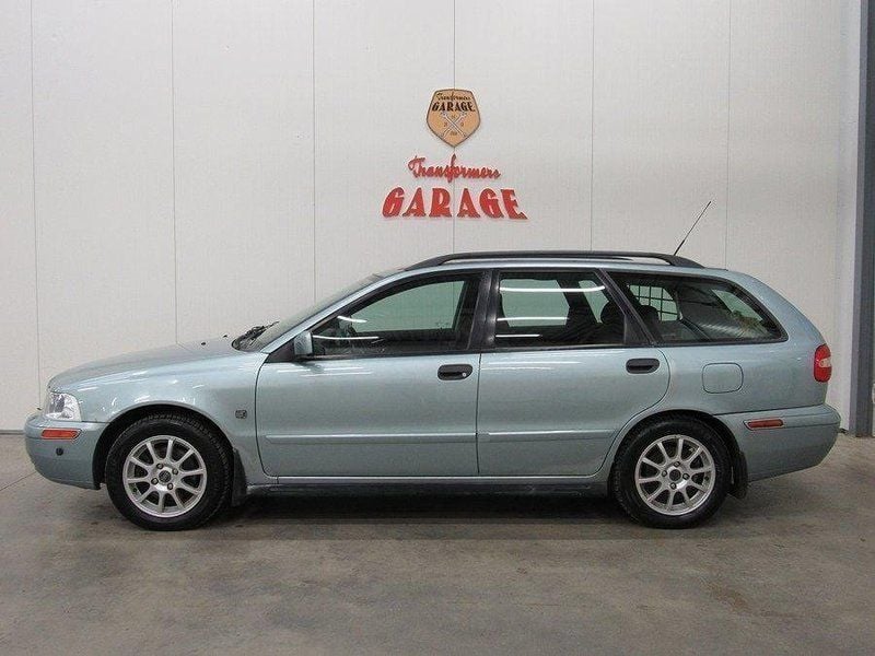Begagnad Volvo V40 136 HK (100 kW) 2002 Ljusgrön Kombi