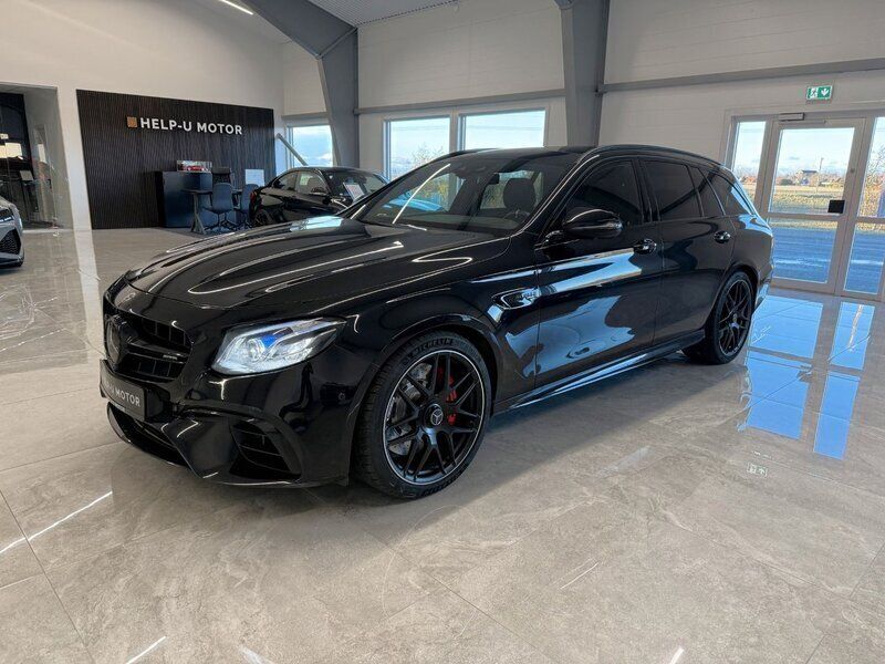 Svart Begagnad 2017 Mercedes E63S AMG AMG Kombi | 699 000 kr (Lite dyr) - Bild 1/4