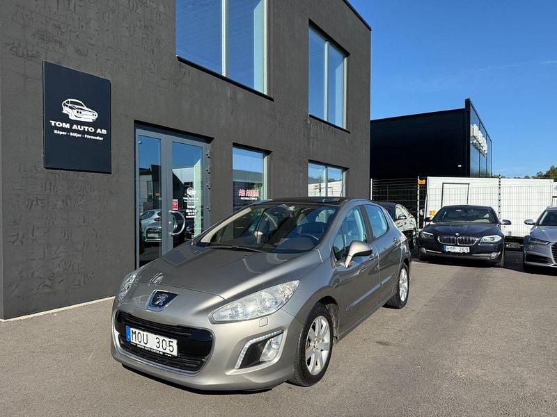 Grå Begagnad 2011 Peugeot 308 Halvkombi | 39 900 kr (Marknadspris) - Bild 1/4