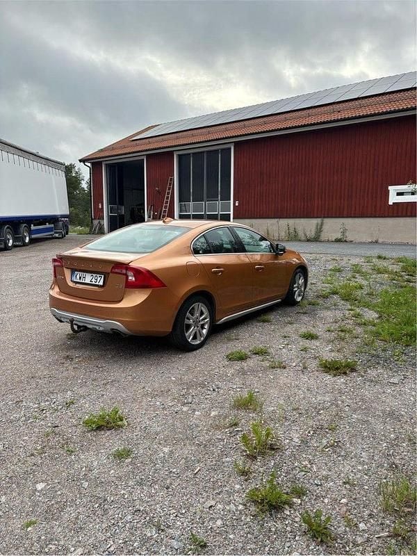 Brun Begagnad 2010 Volvo S60 Summum Sedan | 69 000 kr (Bra pris) - Bild 1/4