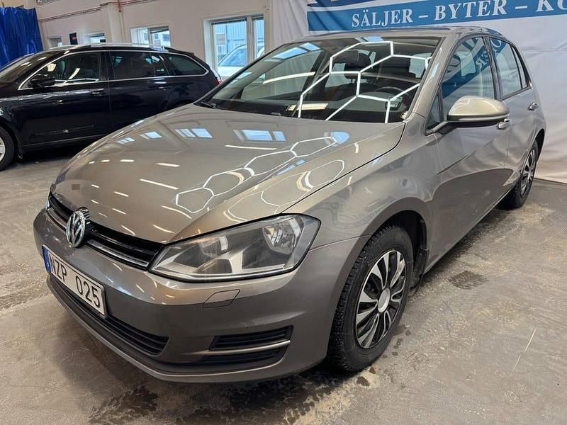Begagnad VW Golf VII 105 HK (77 kW) 2014 Grå