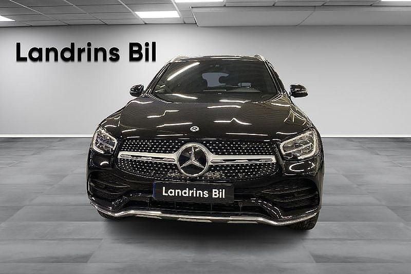 Begagnad Mercedes GLC300e AMG line 306 HK (225 kW) 2021 Svart SUV