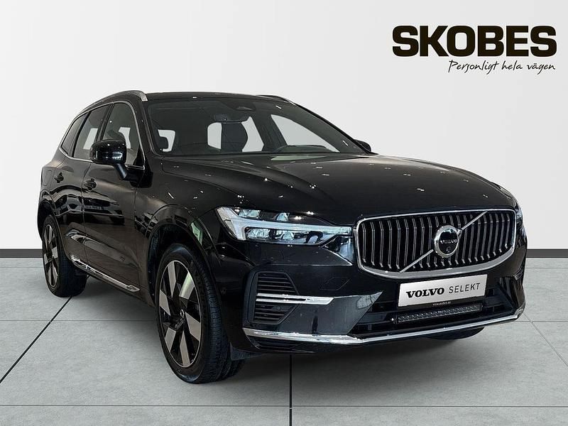 Svart Begagnad 2025 Volvo XC60 Ultra SUV | 679 900 kr (Dyr) - Bild 1/3
