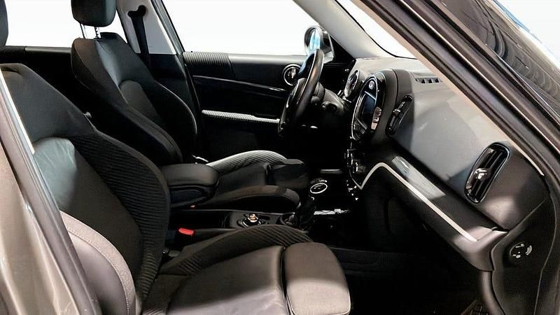 Begagnad Mini Countryman 224 HK (164 kW) 2019 Silver