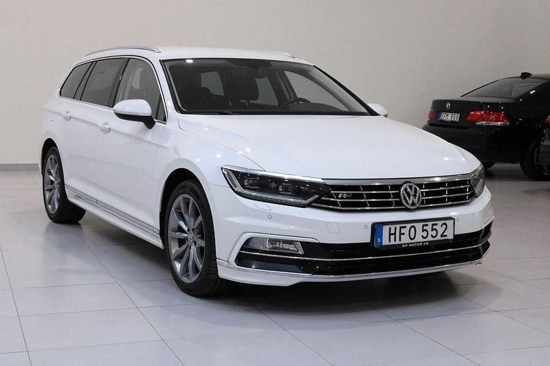 Vit Begagnad 2017 VW Passat GT Kombi | 169 900 kr (Marknadspris) - Bild 1/4